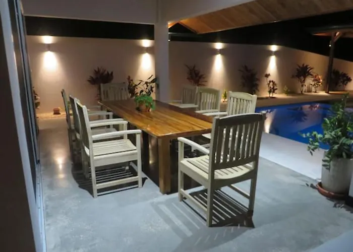 Hébergement de vacances New Hill Top Home With A Beautiful Tropical View
